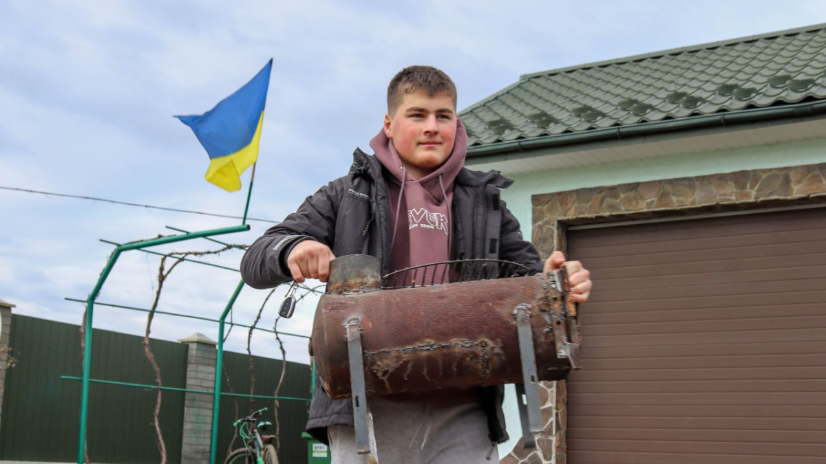 14 річний майстер з Калущини підтримав бійців на Бахмутському напрямку